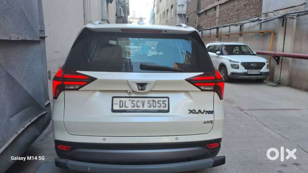 Mahindra Xuv 7oo Ax7 Luxuary Petrol At White 7 Seater