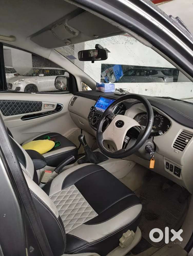 Toyota Innova 2.5g 7 Diesel