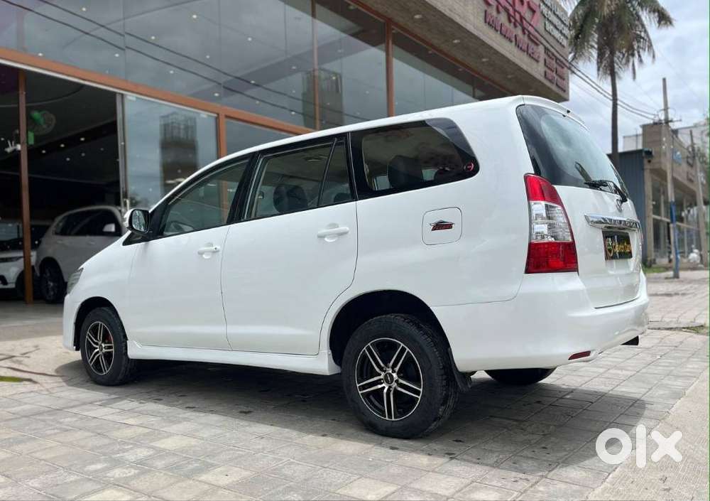 Toyota Innova 2.0 E, 2009, Petrol