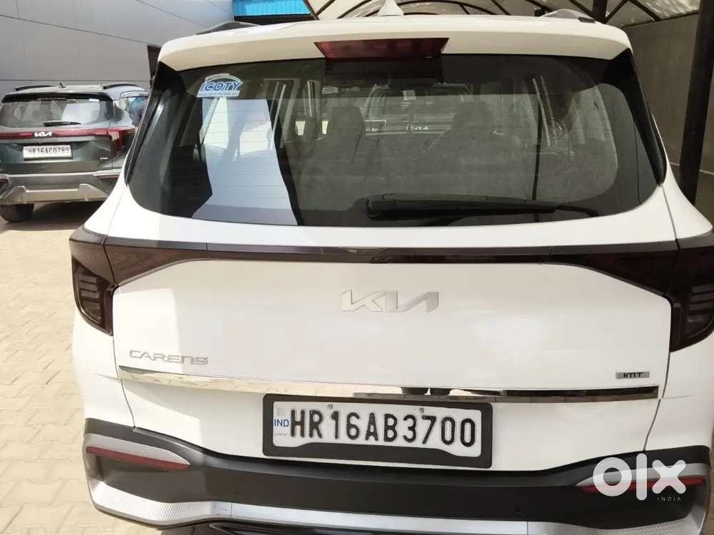Kia Carens Prestige Plus 2023