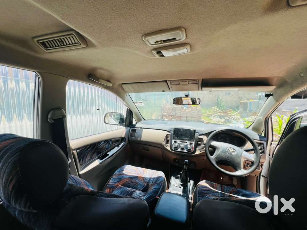 Toyota Innova 2015