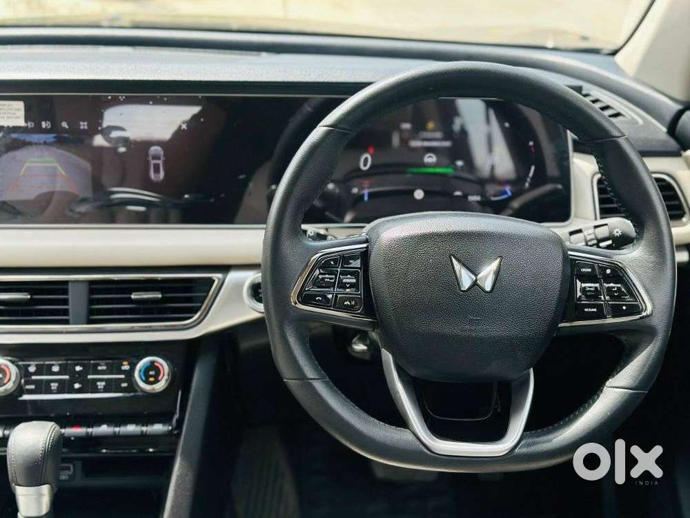 Mahindra Xuv700 2.2 Ax 7 Diesel At Str, 2024, Diesel