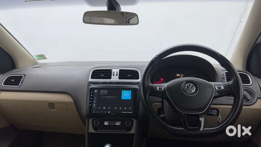 Volkswagen Vento 1.2 Tsi Highline At, 2016, Petrol