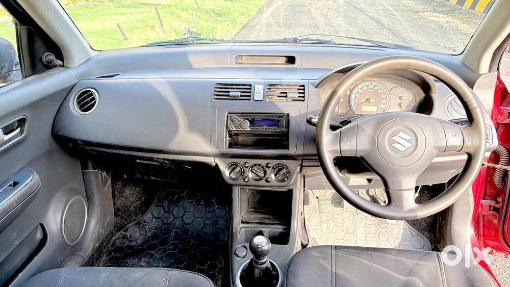 Maruti Suzuki Swift Vxi, 2006, Petrol
