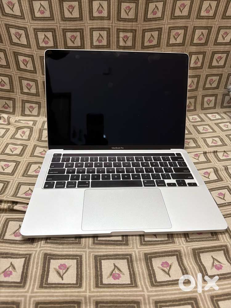 Macbook pro M2 2022 model 97 percent battery