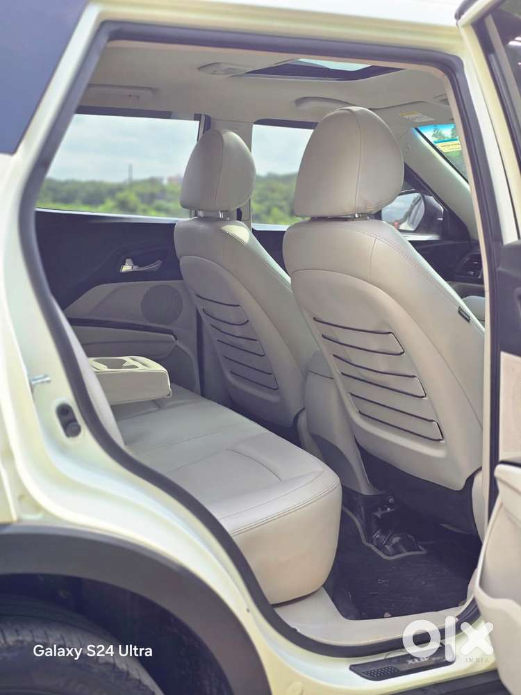 Mahindra Xuv300 W8 Option Dual Tone Diesel, 2021, Diesel