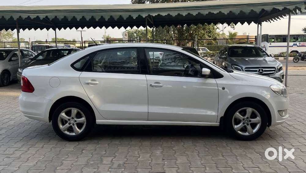 Skoda Rapid 1.6 Mpi At Elegance, 2012, Petrol