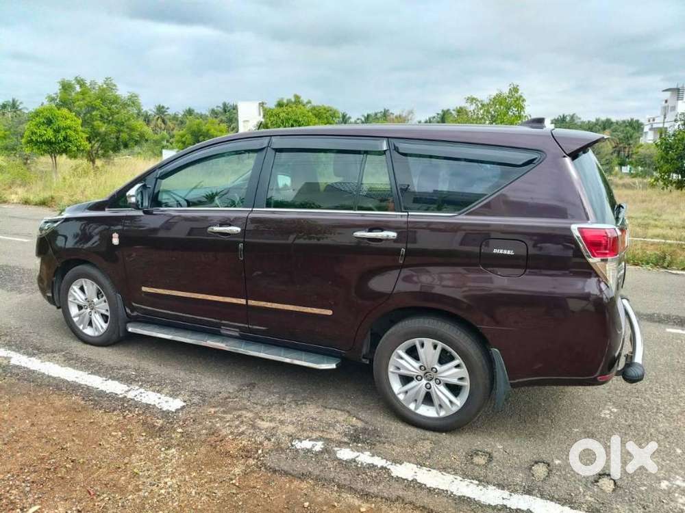 Toyota Innova Crysta 2.8 Zx At 7 Seater, 2016, Diesel