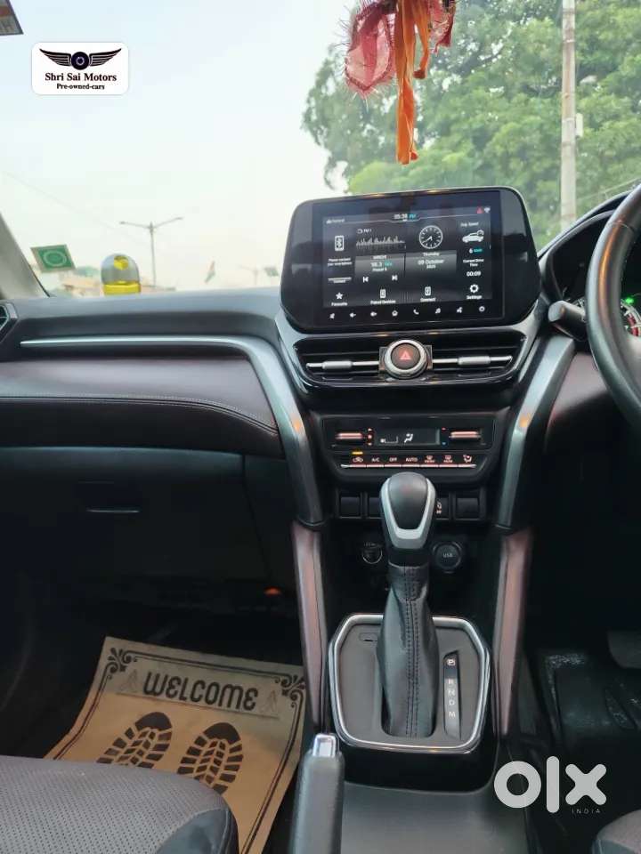 Maruti Suzuki Grand Vitara 1.5 Alpha Smart Hybrid Dual Tone At, 2022..