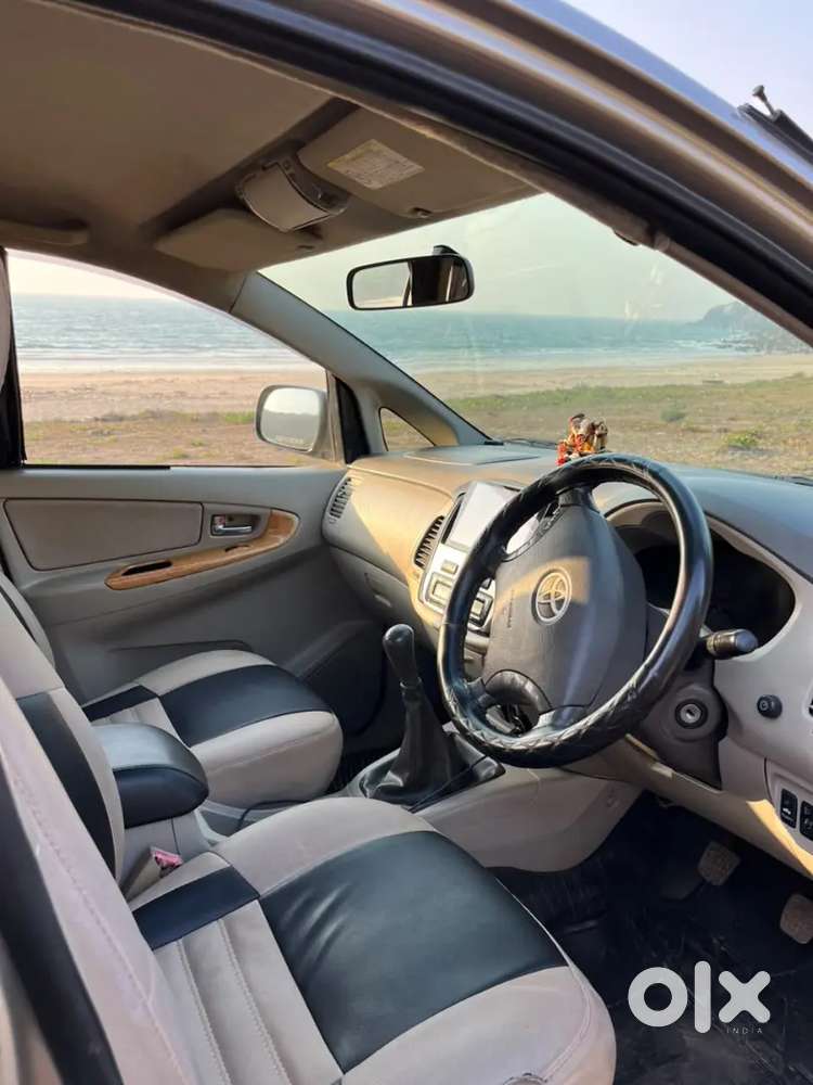 Toyota Innova 2.5 V 2011