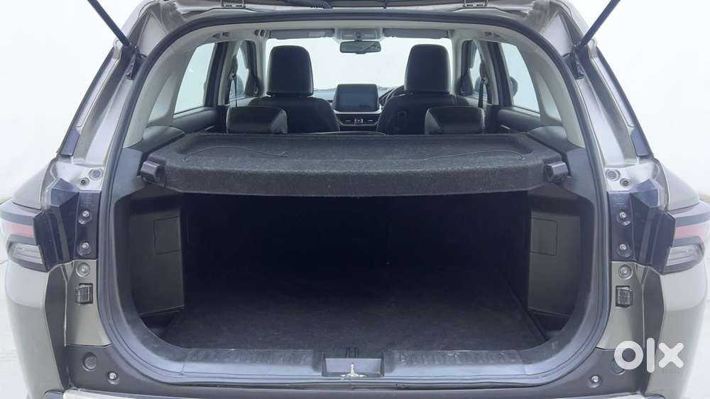 Maruti Suzuki Brezza 1.5 Zxi At Smart Hybrid Dual Tone, 2023, Petrol