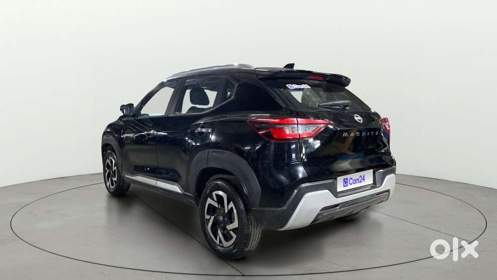 Nissan Magnite 1.0 Xv Premium, 2022, Petrol
