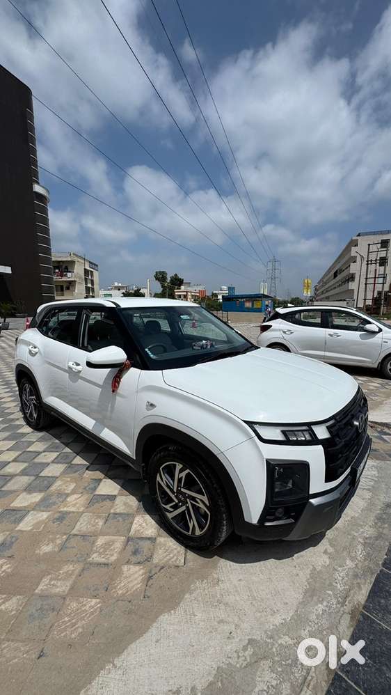 Hyundai Creta White Petrol 2024