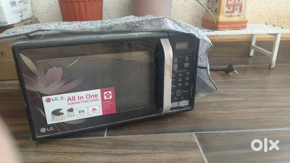 LG All-in-One Convection Microwave Oven &ndash; ₹3,500