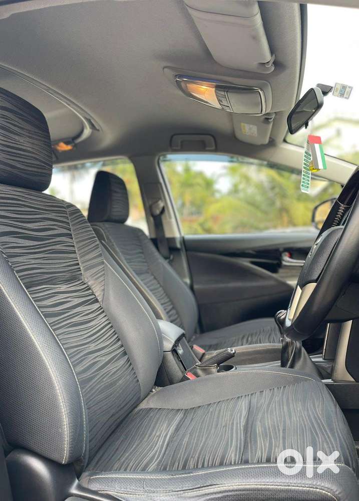 Toyota Innova Crysta 2.4 V, 2017