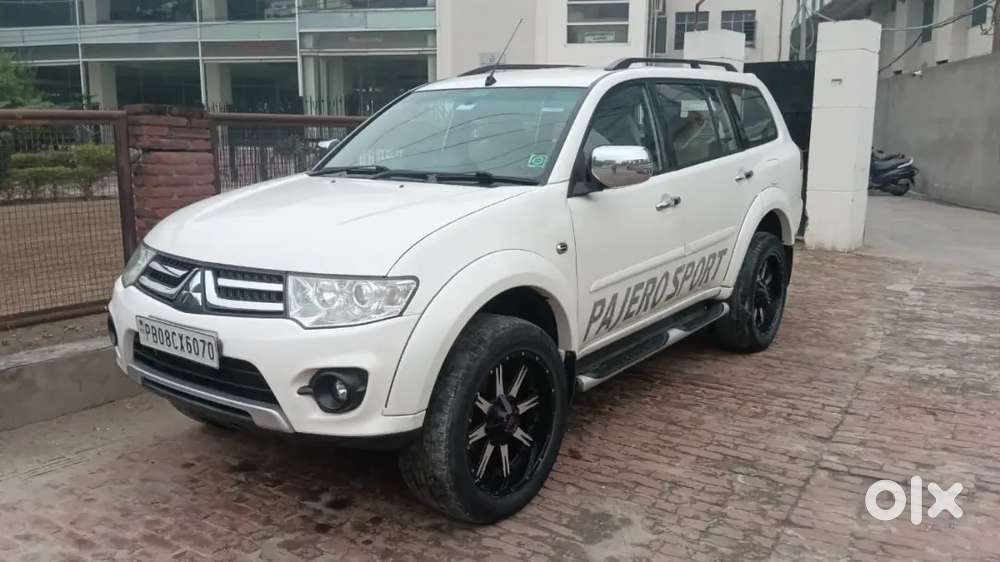 Mitsubishi Pajero Sport 2015