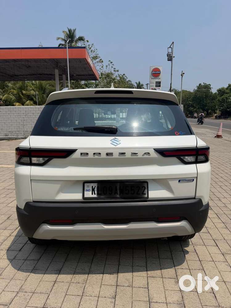 Maruti Suzuki Brezza 1.5 Zxi Smart Hybrid, 2023, Petrol