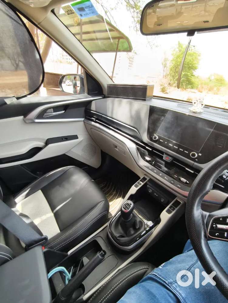 Kia Carens 2024 Petrol 21000 Km Driven
