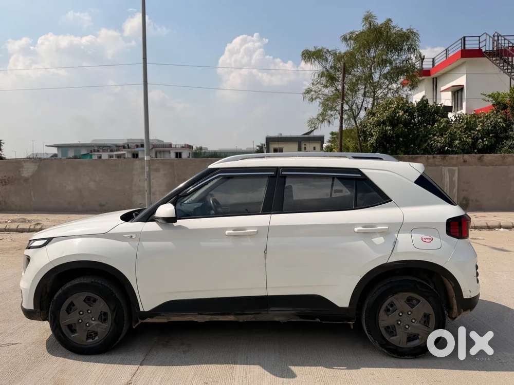 Hyundai Venue S 1.2 Petrol, 2024, Petrol