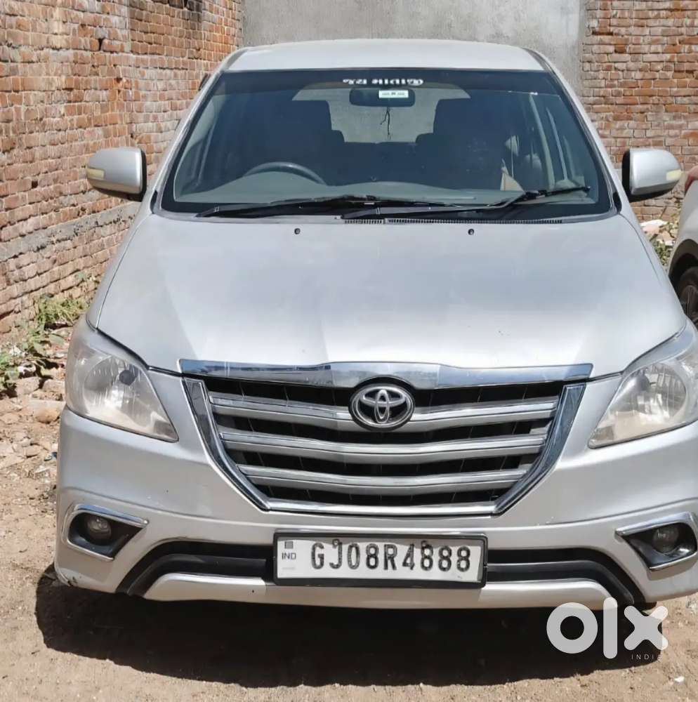 Innova 2.5 V Diesel 2010 1st Owner