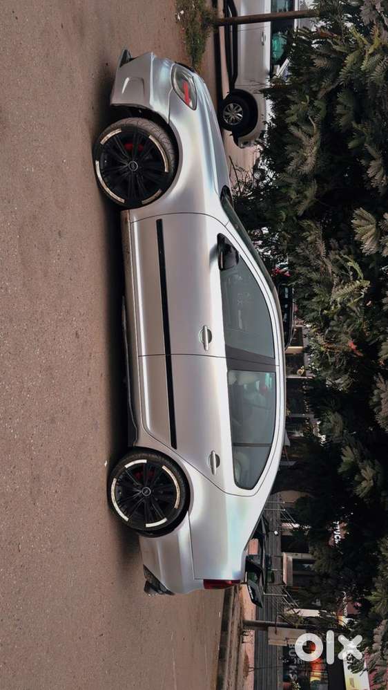 Skoda Laura Petrol Manual 2009