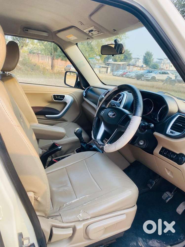 Mahindra Tuv 300 T8, 2016, Diesel