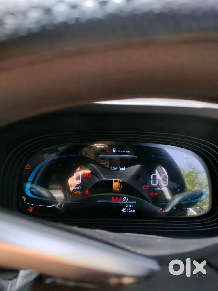 New Hyundai Venue 2025 Petrol 4500 Km Driven