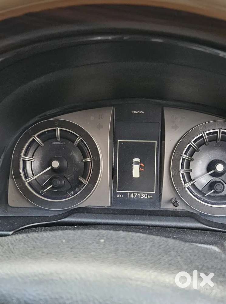 Toyota Innova Crysta 2016 Diesel Well Maintained