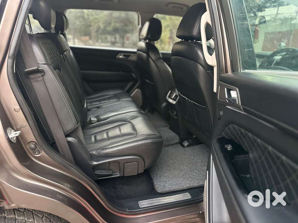 Mahindra Alturas G4 4x2 At, 2020, Diesel