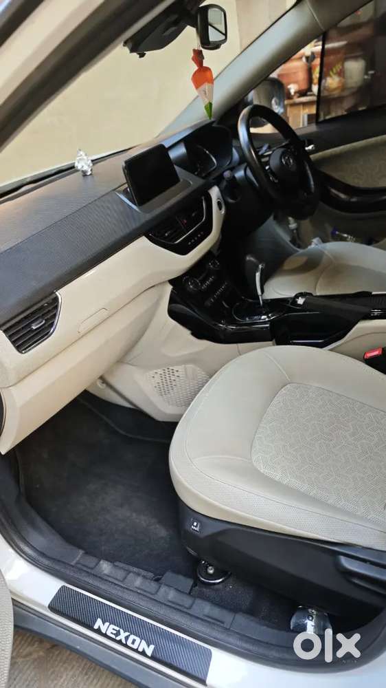 Tata Nexon Amt Diesel 2022 With Sunroof