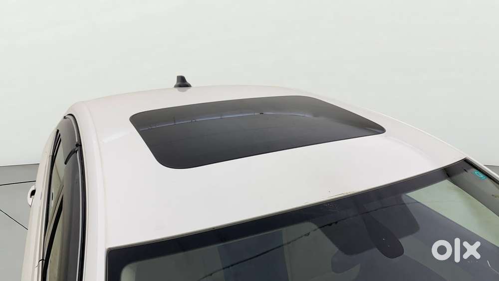 Skoda Slavia 1.0 Tsi Style At, 2024, Petrol