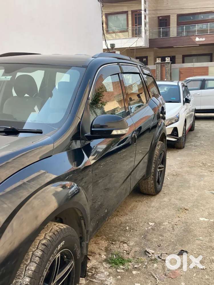 Mahindra Xuv500 2017 Diesel 130000 Km Driven