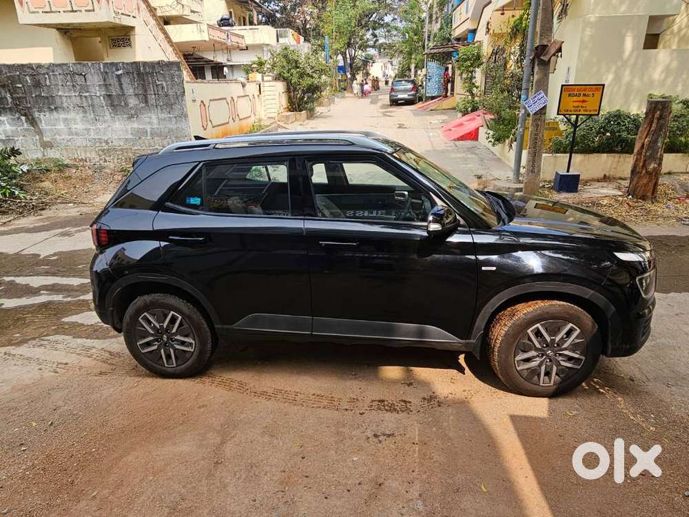 Hyundai Venue 2025 Petrol Good Condition