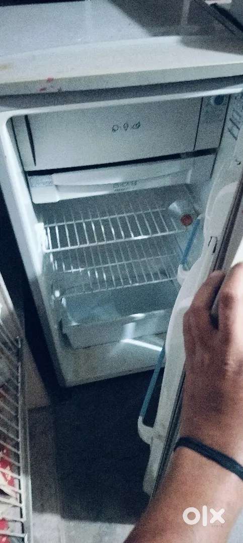 186 litter capacity single door fridge LG company proper working