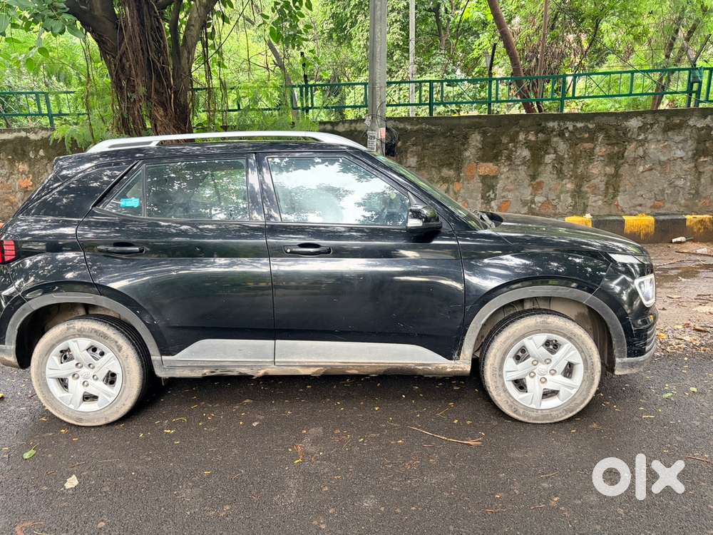 Hyundai Venue Petrol 2022