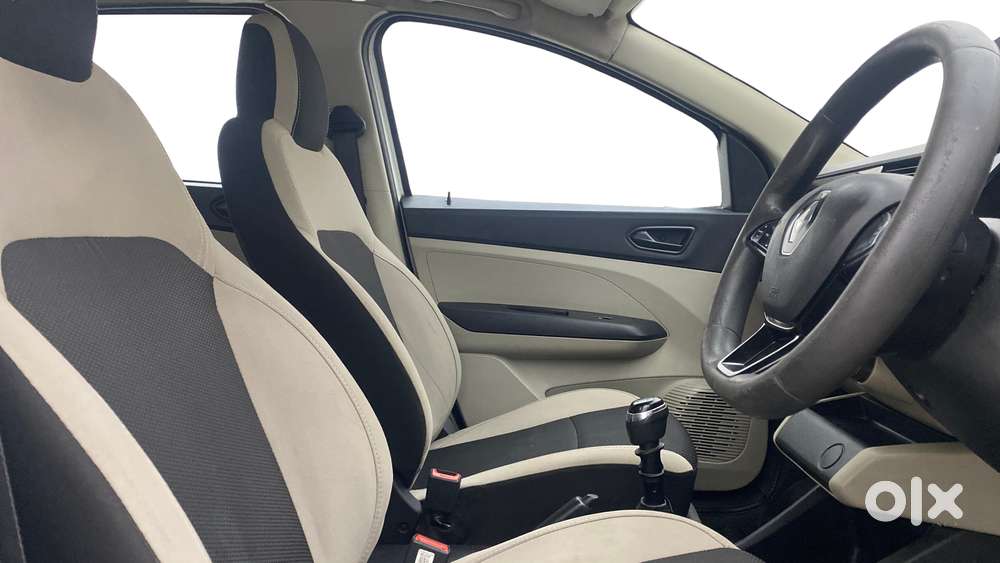 Renault Triber Rxt, 2022, Petrol