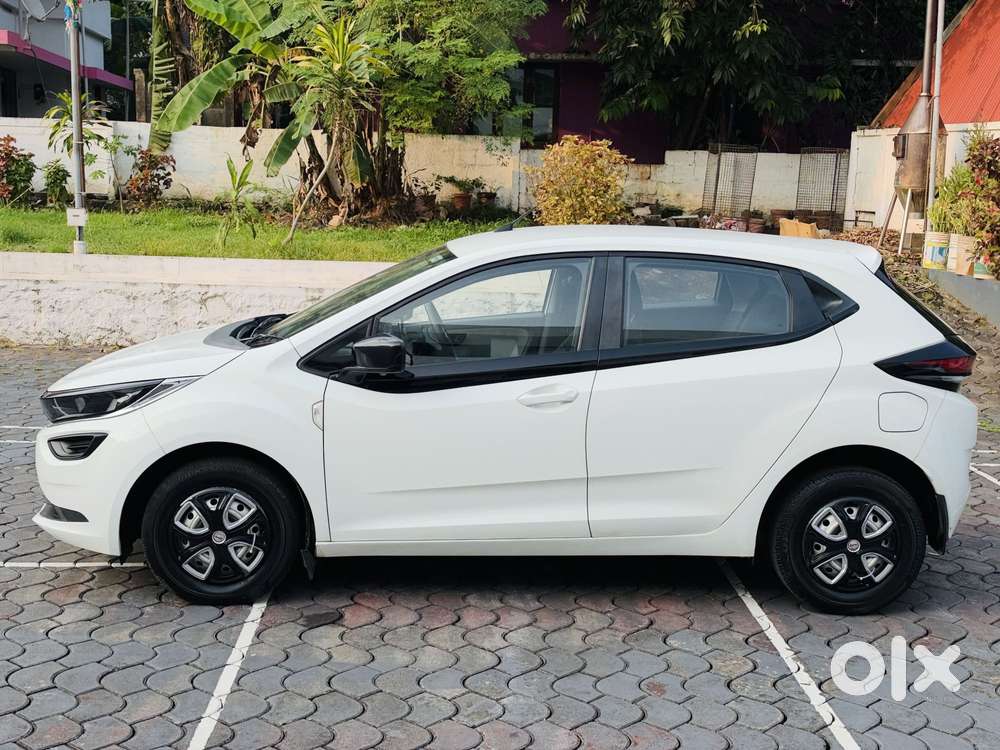 Tata Altroz 1.2 Xe, 2021, Petrol