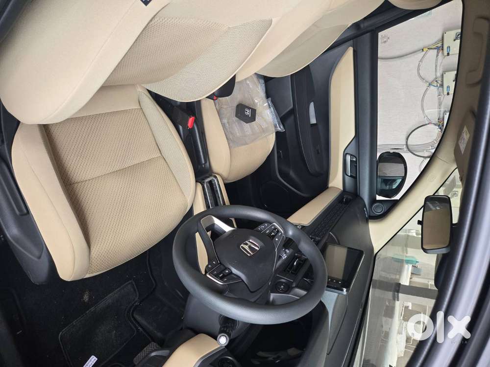 (a Little Negotiable, Not Too Much) Honda Amaze 3rd Gen Zx Cvt - Black