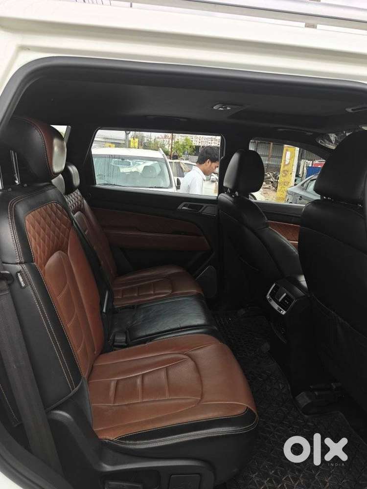 Mahindra Alturas G4 4wd At, 2019, Diesel