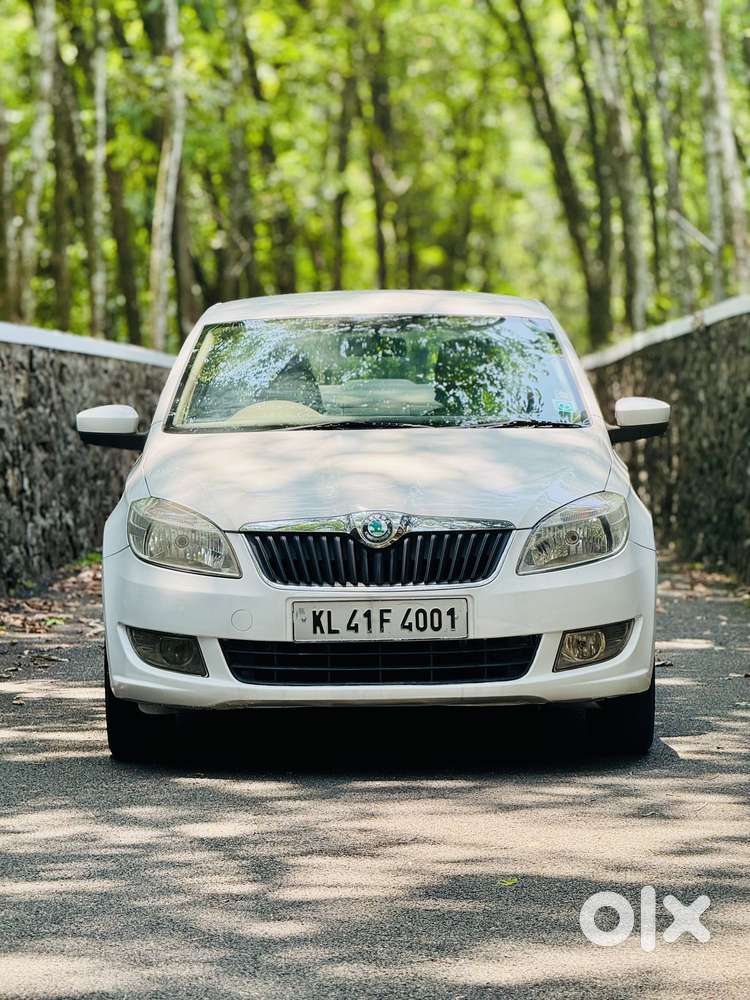 Skoda Rapid 1.6 Mpi At Elegance Plus, 2012, Petrol