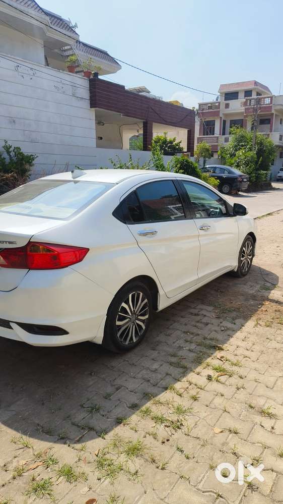 Honda City V Mt Sunroof, 2017, Diesel