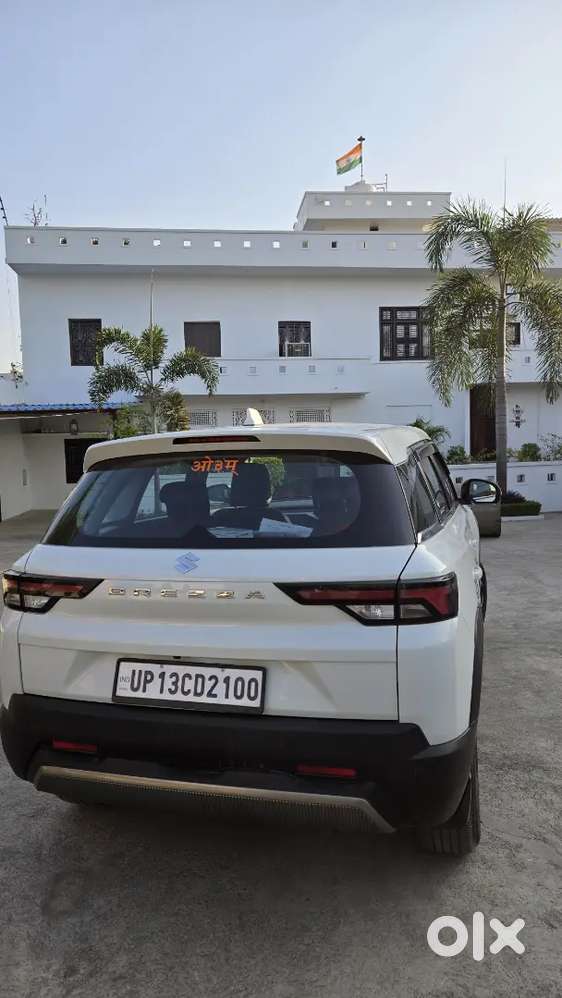 Top Model Alloy Wheel, Back Camera, Armrest