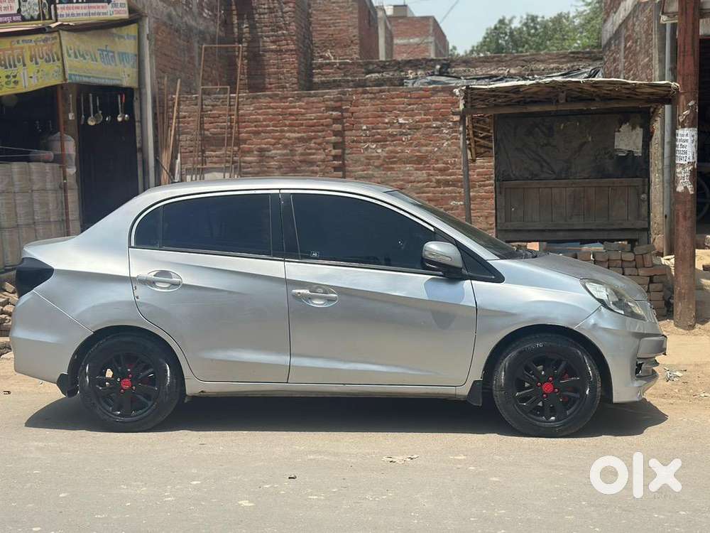 Honda Amaze 2nd Gen 2014 Diesel Well Maintained
