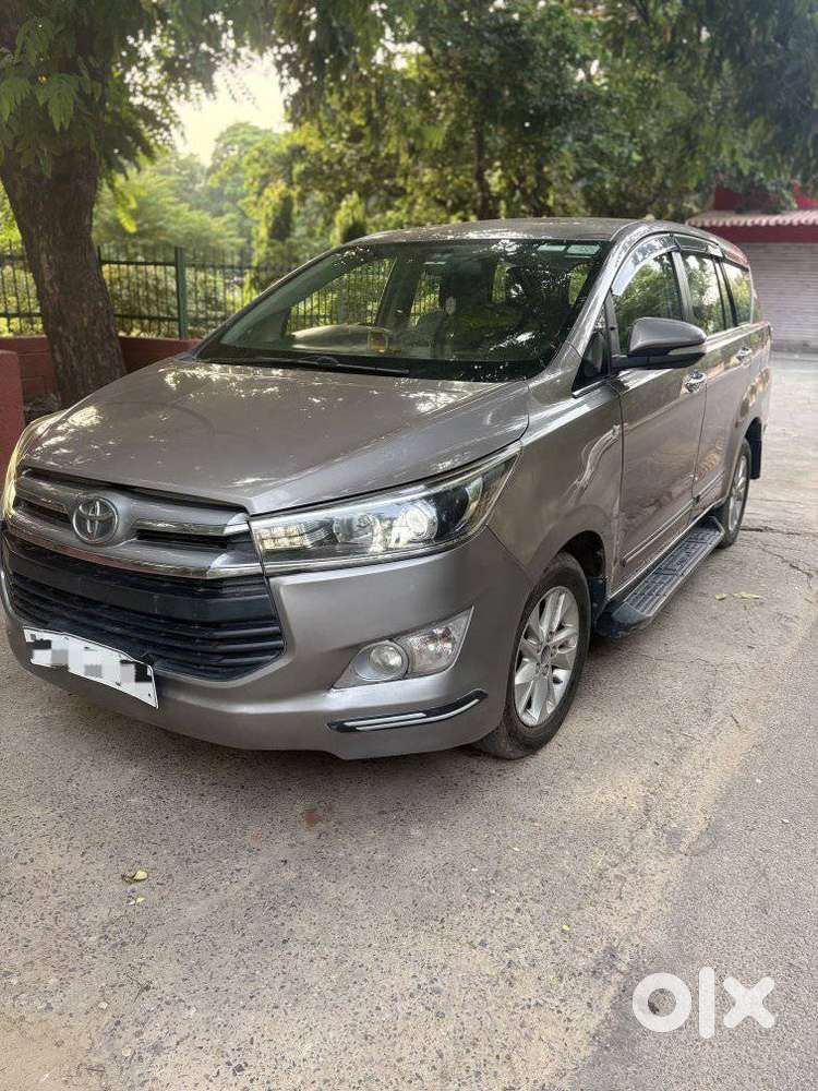Toyota Innova Crysta 2.4 V 8 Str, 2016, Diesel