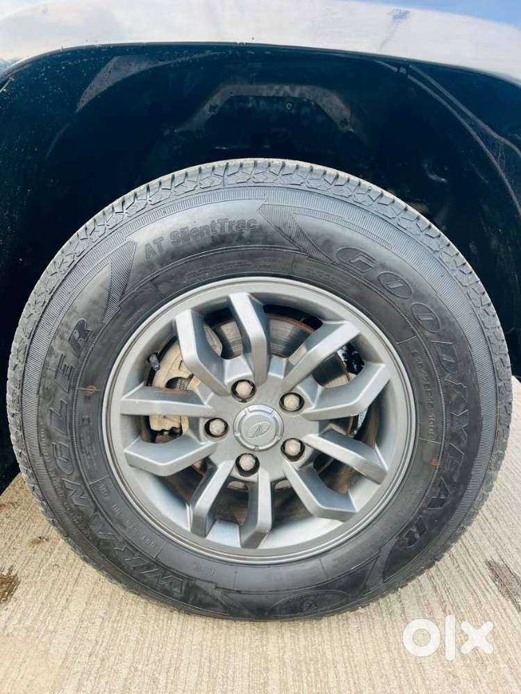 Mahindra Tuv 300 T10, 2018, Diesel