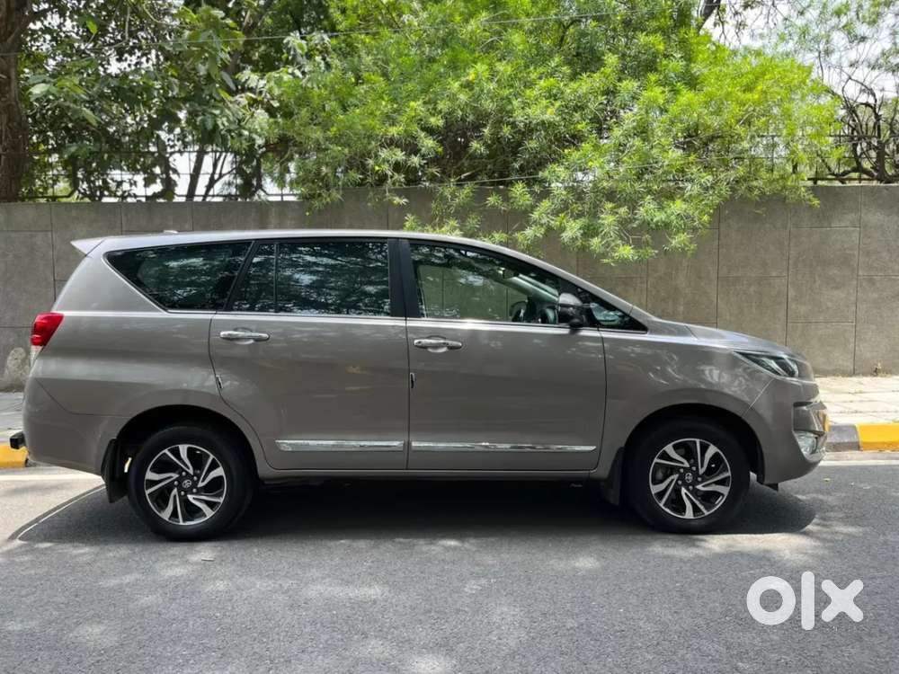 Toyota Innova Crysta [2020-ongoing] 2.4 Vx 8 Str, 2024, Diesel