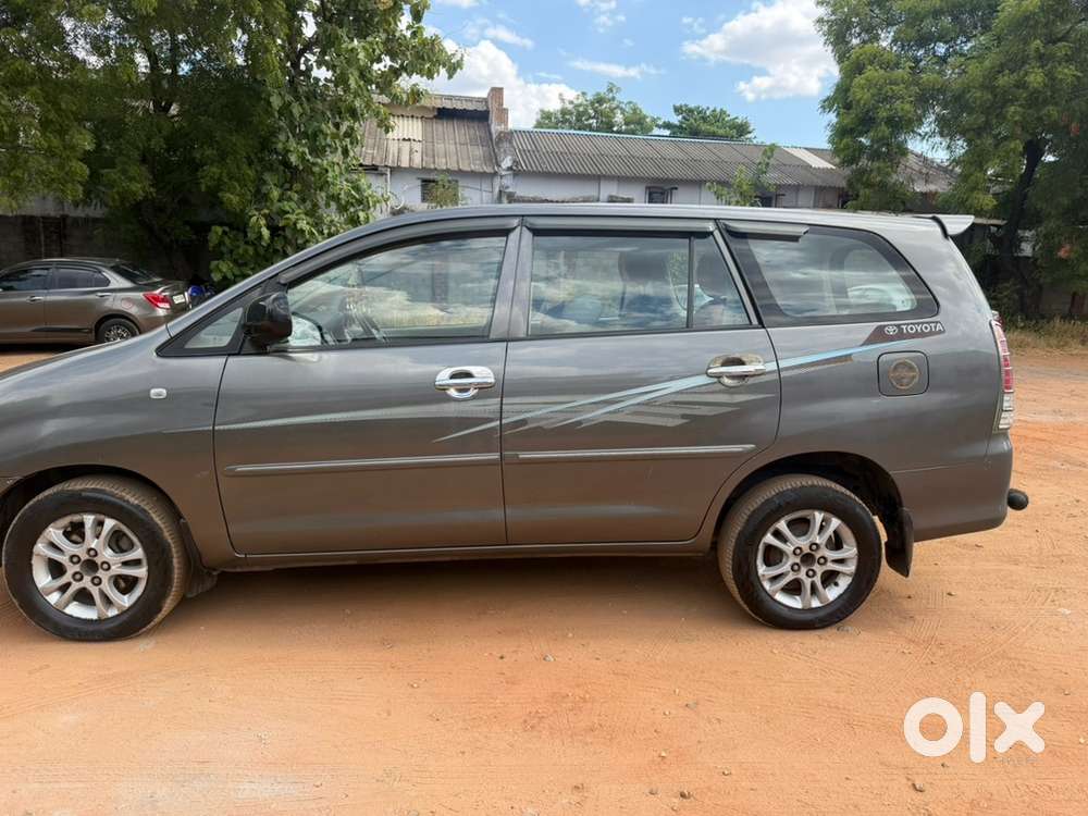 Toyota Innova 2.5 G1 2012