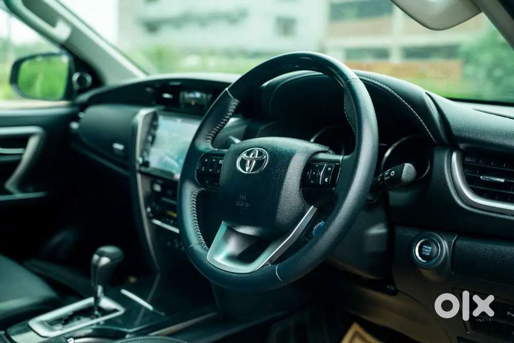 Toyota Fortuner  2025 December 4/2 At