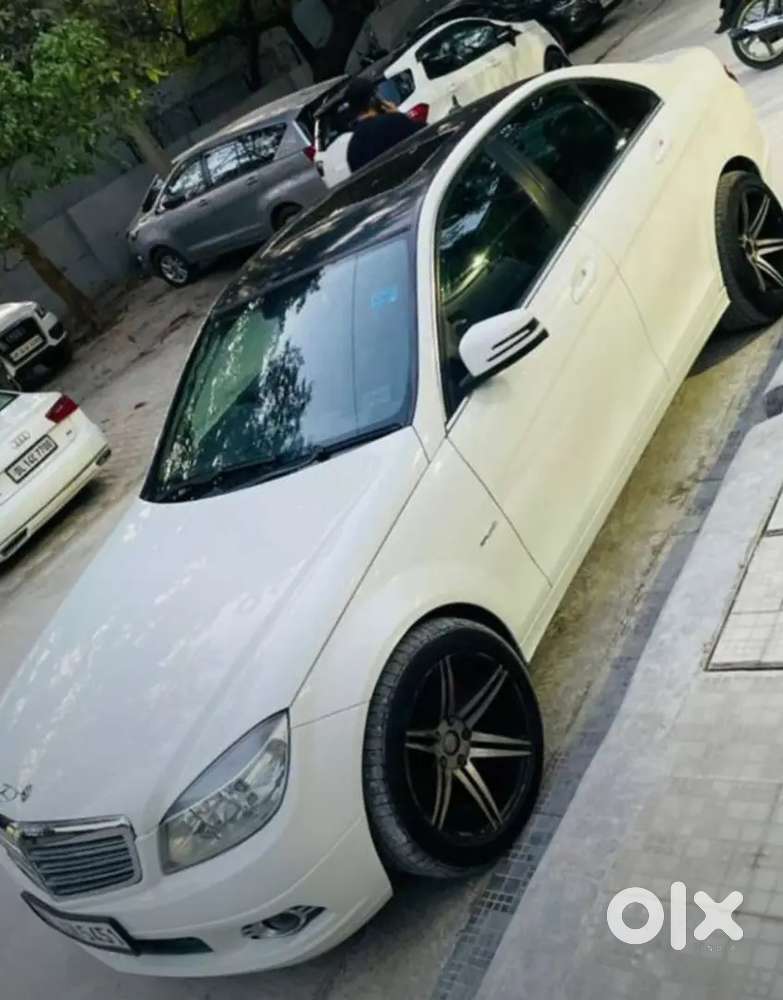 Mercedes-benz C-class 2011 Diesel 52000 Km Driven
