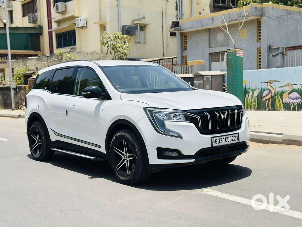 Mahindra Xuv700 2.0 Mx Petrol Mt 5 Str, 2022, Petrol
